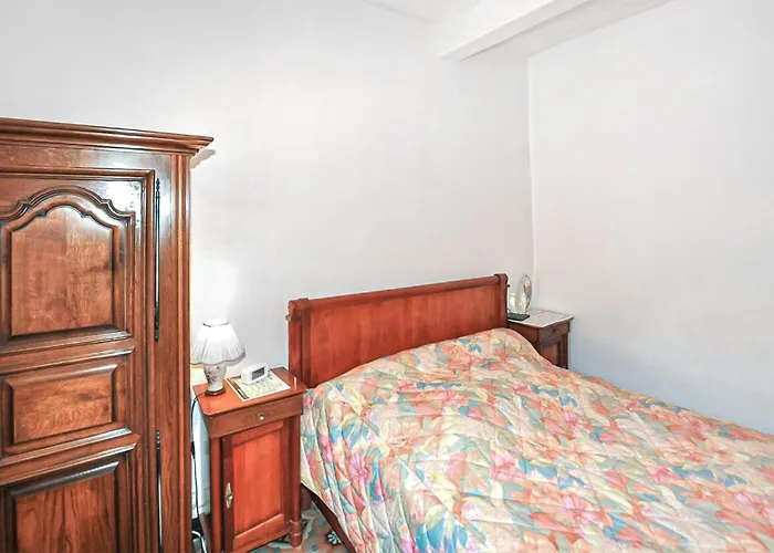 2 Bedroom In - Flp294 Holiday home *